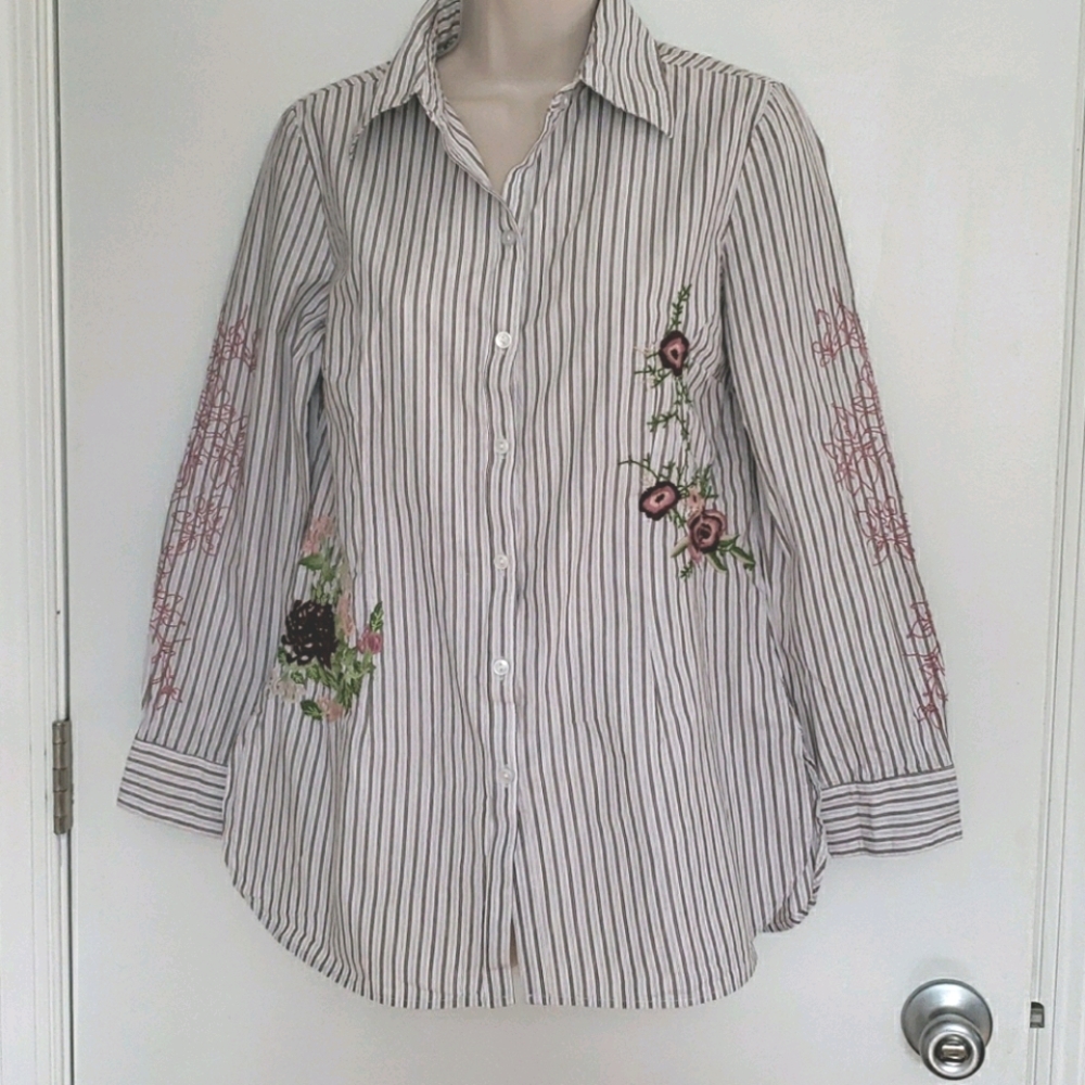 Hannah Embroidered Top Size S